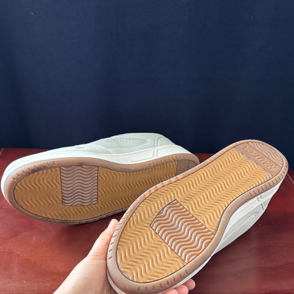 New Nautica men's light gray sneakers, size 13. - Picture 5 of 12